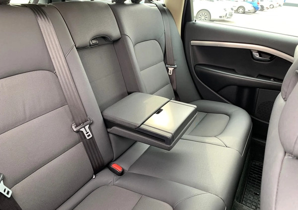 Volvo V70 cena 20000 przebieg: 334000, rok produkcji 2008 z Tarnów małe 121